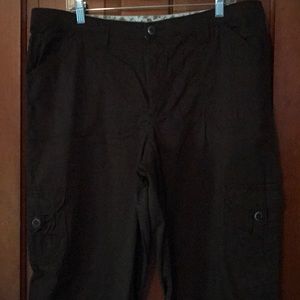 EUC. Lee Brand Cargo Capris